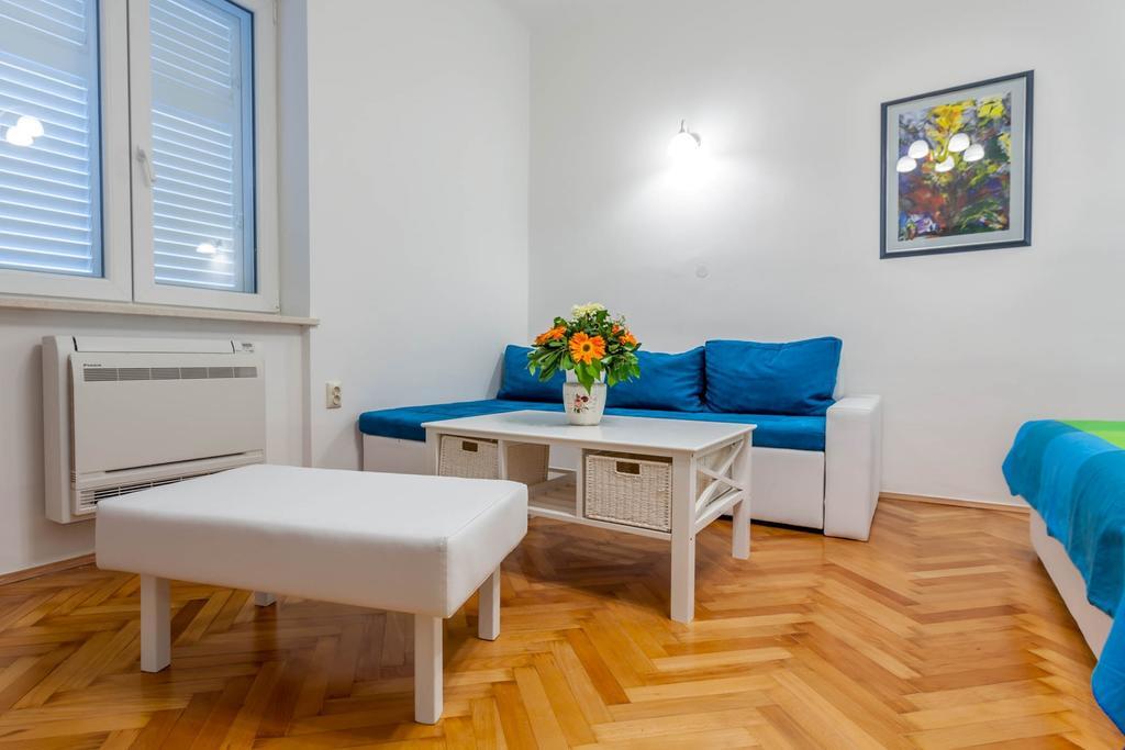 Chic Apartment In Center Split Ruang foto