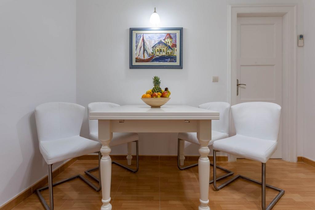 Chic Apartment In Center Split Ruang foto