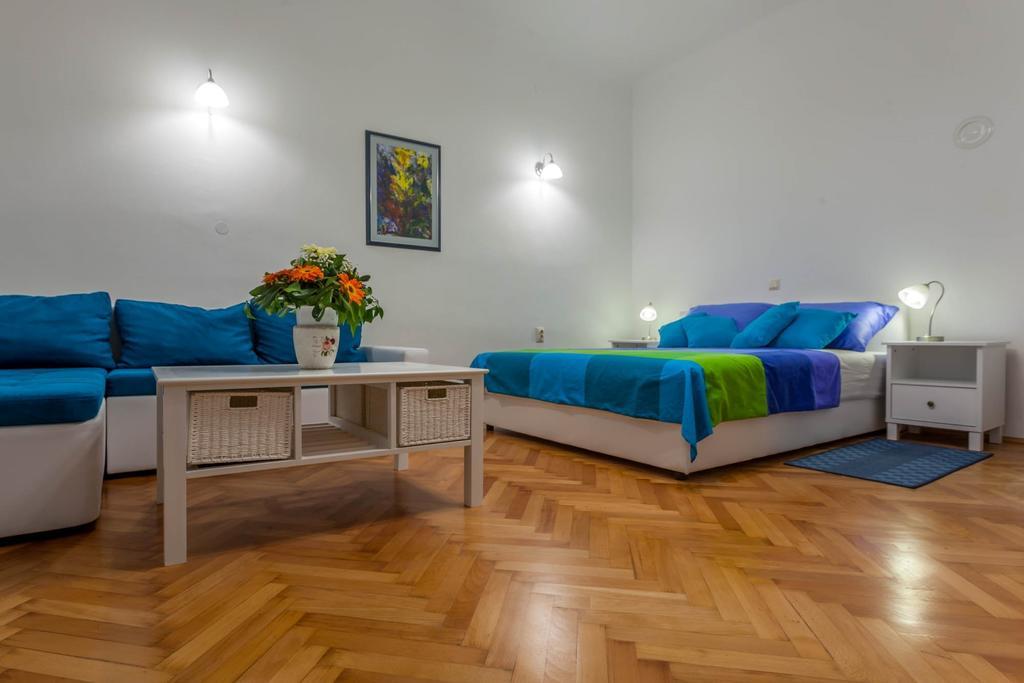 Chic Apartment In Center Split Ruang foto